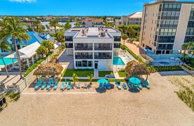 LAST MINUTE DEAL! ONE WEEK RENTAL ONnVANDERBILT BEACH Sept 27-Oct 4