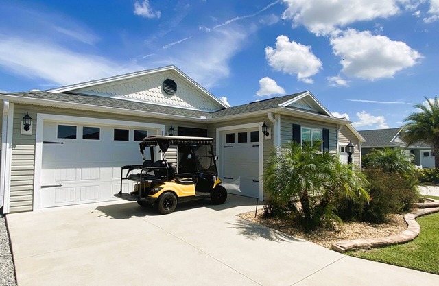 LAST MINUTE OPENINGS, in The Villages, dog-friendly home with golf cart!