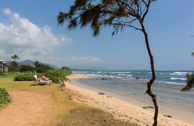 Last Minutes Special with Gorgeous Kauai beach resort, romance and fun