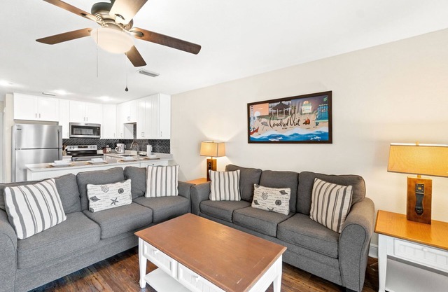 Late Summer 2025 Rate Drop! Gulf View 2br/2ba , Short Walk To Beach!