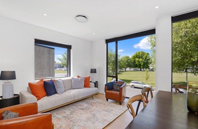 Latimer View Apartment