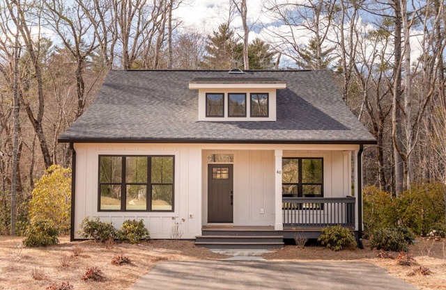 Laurel Bloom Cottage (short walk to waterfall!)