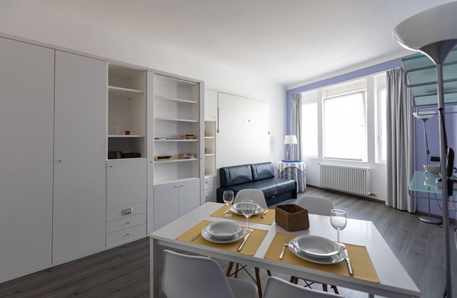 Lavanda in the heart of Stresa, minutes from Lake Maggiore, terrace, WiFi, A/C