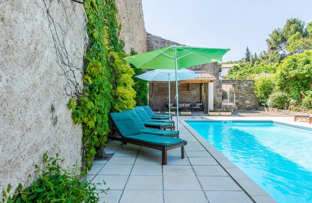 Lavande - Luxury accommodation with heated pool & A/C in former vigneron estate