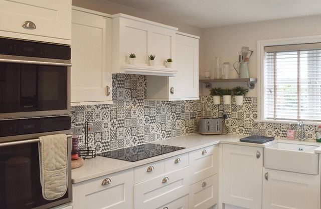 Lavender Lodge is a fabulous holiday home situated in the seaside resort of Shanklin.