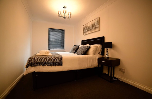 Lavish modern 1 bedroom Apt close to city centre
