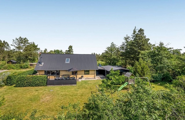 "Lavrans" - 2.5km from the sea by Interhome