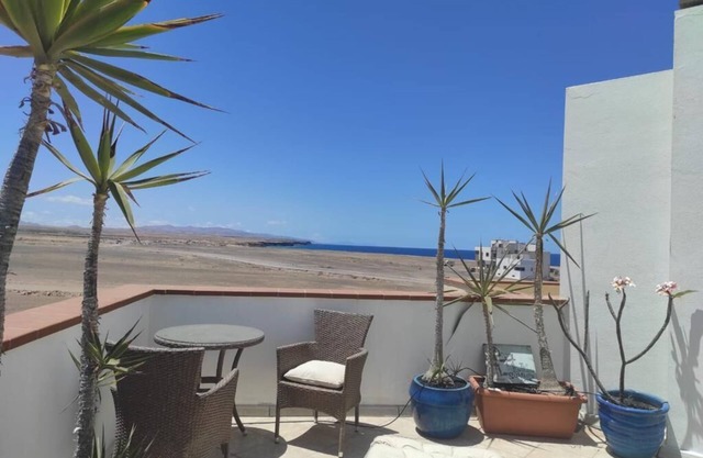 Laylas Beach Art House