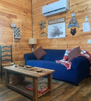 Lazy Oak Lay-Up, WiFi, Hot Tub