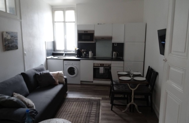 LE 27 - QUIET TWO-ROOM APARTMENT IN THE CENTER OF TOWN