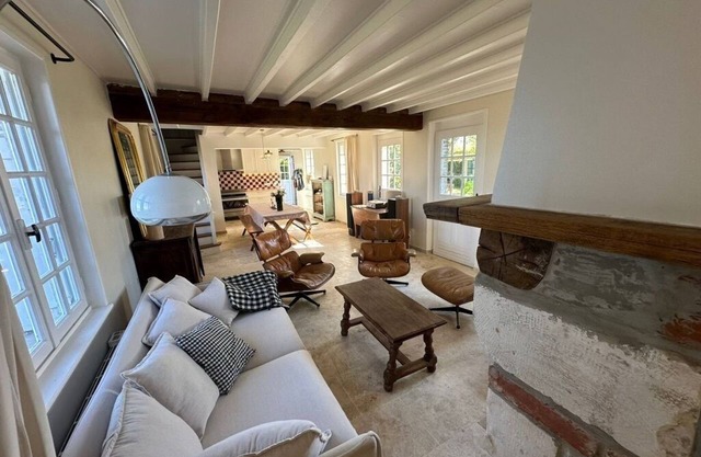 Le Beau Repaire sleeps 14