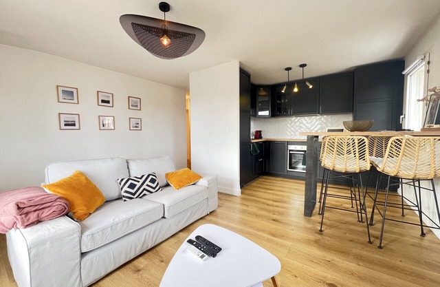 Le Charmant, Lumineux & calme - 2p/Parking/Balcon