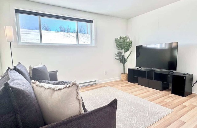 Le Cozy – with EV Charger (Level 2)