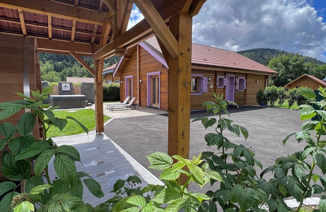 Le Familial 4 - SPA & Sauna - Serviettes, Lits Faits, Ménage