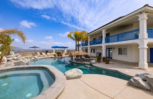 Le Grand Bleu by AvantStay | Luxury Hilltop Estate