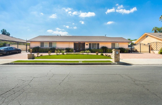 Le Grande Northridge Extravaganza Getaway Monthly Rental