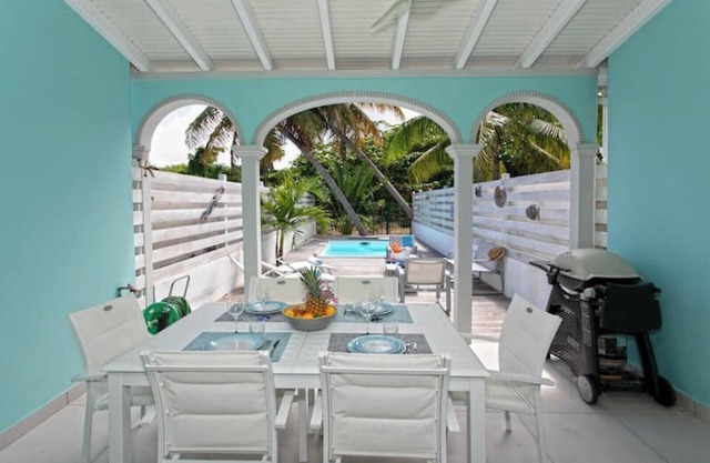 Les Sucriers house, ideal location near village and beach