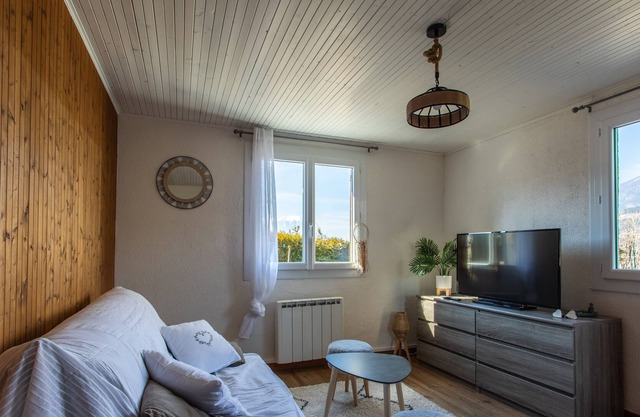 Le Pin Blanc - One Bedroom Apartment, Sleeps 4