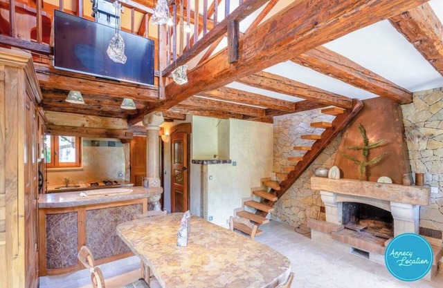 Le Rutil - House between Lake and Mountains.