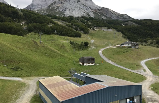 Le Skidoux 2* in Gourette, at the foot of the slopes