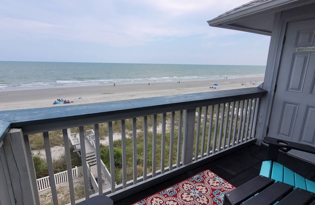 Leave your worries behind in this cozy getaway right on the beach!