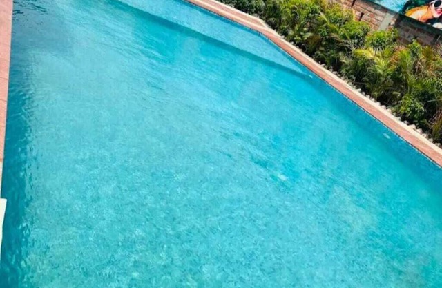 Lee corbett Resort