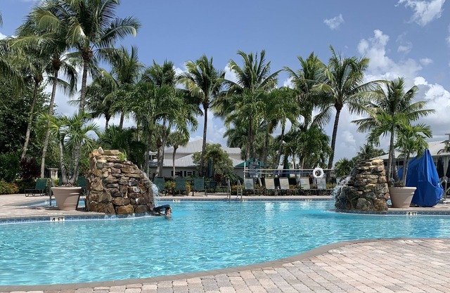 Lely-Best of Beautiful Naples! Free golf May 15-Oct 15