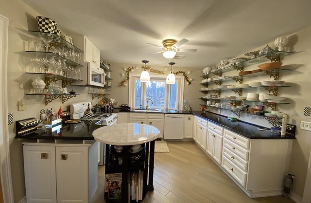 Lenox, Private Home close to Tanglewood nRents by the Month