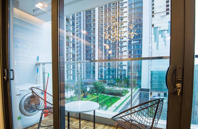 Leo House Vinhomes Metropolis Apartment