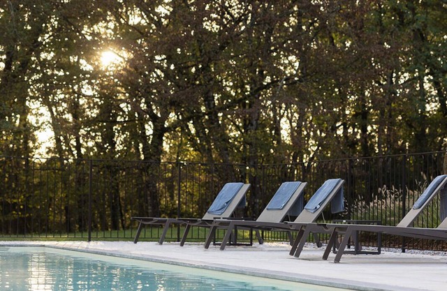 Les Hauts de Chaunac (5 stars) : view 180°, swimming pool 28°, air conditioning