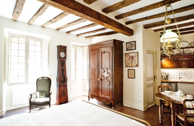 Les Suites sarladaises, the Griffon suite