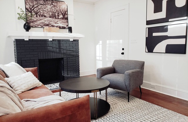 Less than 10miles from Downtown/Early Checkin-Subject to availability/Pool table