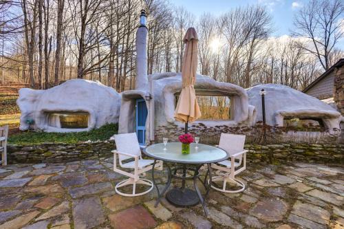 Less Than 6 Mi to Arlington Whimsical Stone Abode!