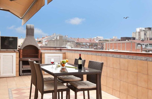 LetsGo Sagrada Familia Penthouse