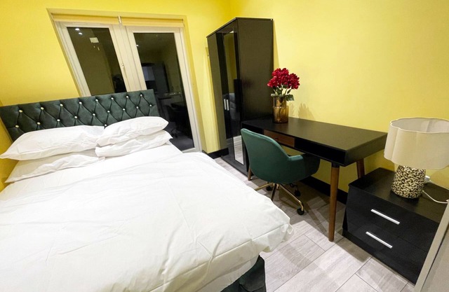 Letzi private en-suite, North Harrow.