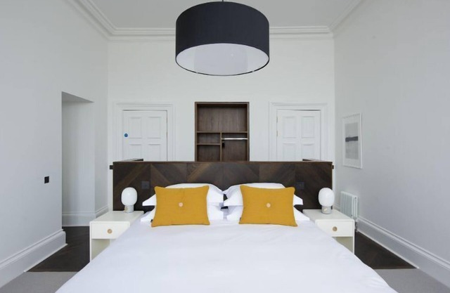 Lews (Superior Bedroom) - a lews castle that sleeps 2 guests in 1 bedroom