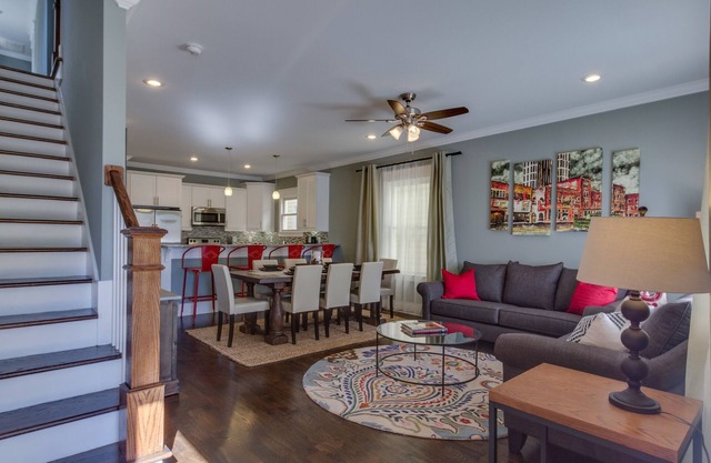 Licensed, 5 Min To Downtown 4BR, 3.5BA with 2 Master Suites