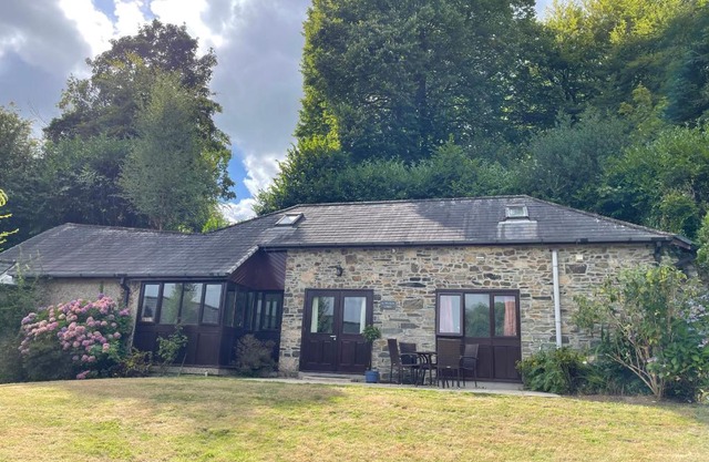 Light & airy two bed lodge in Devon countryside