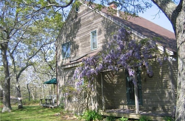 Light & Airy West Tisbury home on 3 private acres,/amenities