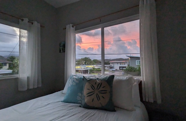 Light and breezy Kailua apartment