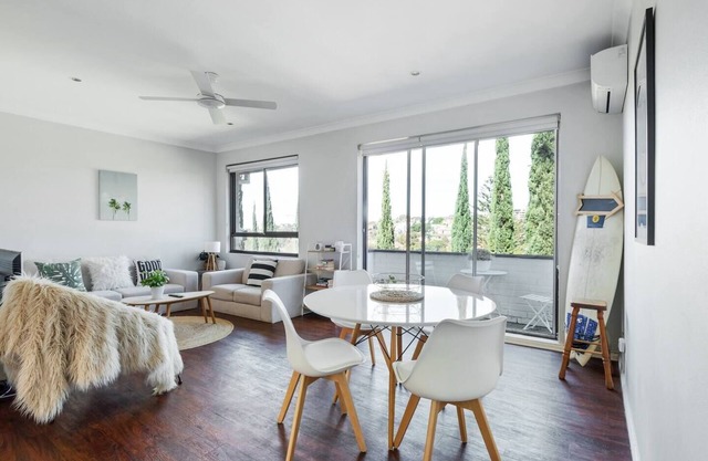 Light and Bright Seaside Stay in Tree lined Randwick