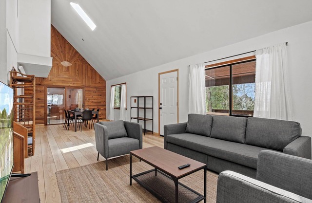 Light Filled Cabin Nestled in Rocky Mountains