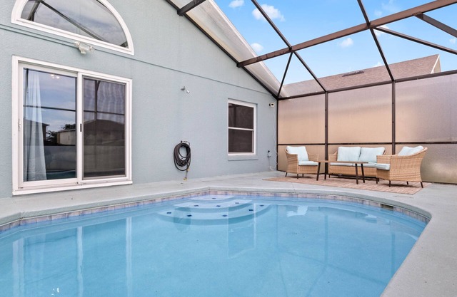 Light-filled family retreat w/Pool + Foosball, 8.5mi to Disney