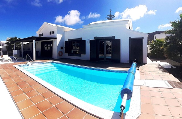 Ligthouse, private heated pool, Prime video, wifi, bbq, ping pong, etc.