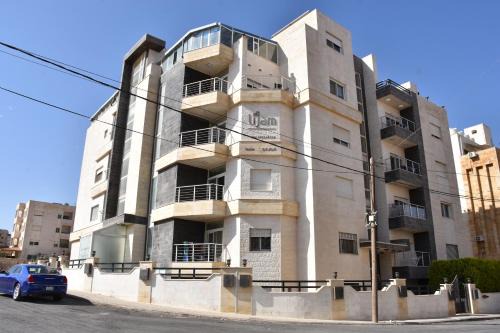 Lijam Apartments