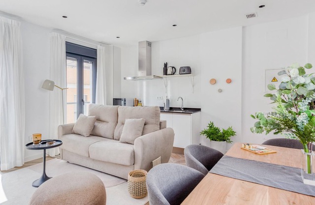 limehome Málaga Carmen | One-Bedroom Apartment XL