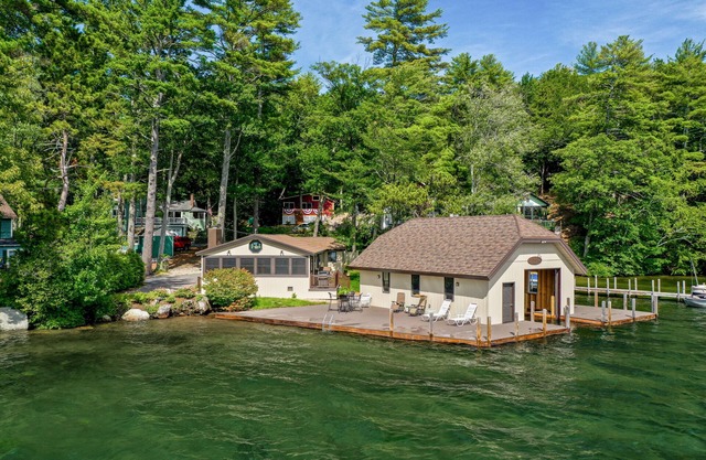 Limited time fall specials at Hummingbird on Lake Winnipesaukee