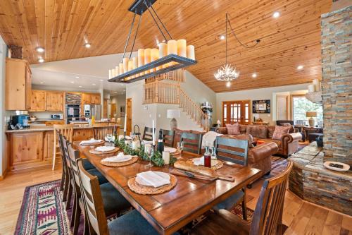 Linaker Lodge by AvantStay Gorgeous Cabin in Big Bear w Views