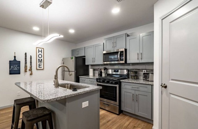 Lincoln Lodge - 3BR/2BA - New Home