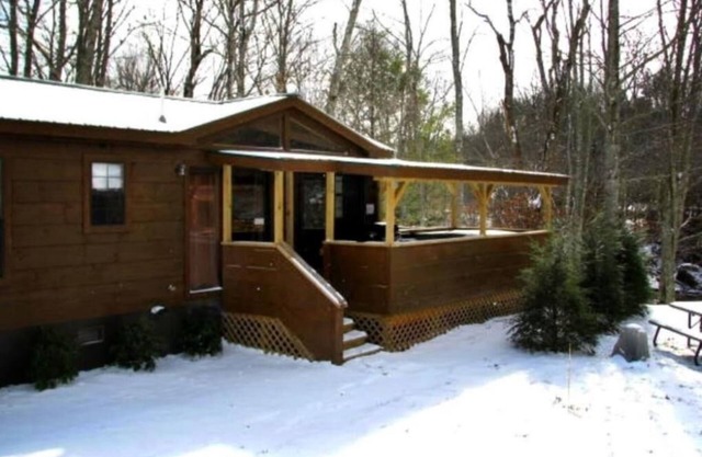 Linville River Log Cabins